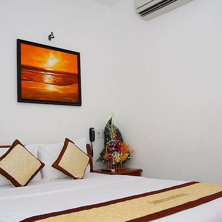 Golden Beach Hotel Danang Exterior photo